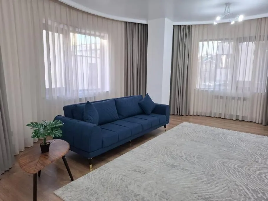 Просторное Жилье В Эксклюзиве Apartment Almaty